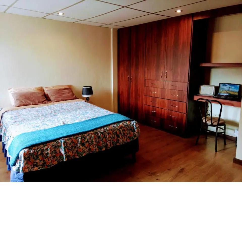 Casa De Huespedes Tu Parada En Куэнка Экстерьер фото